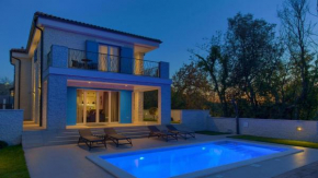 Luxury Villa Valentina with SPA zone and outdoor pool, near the sea